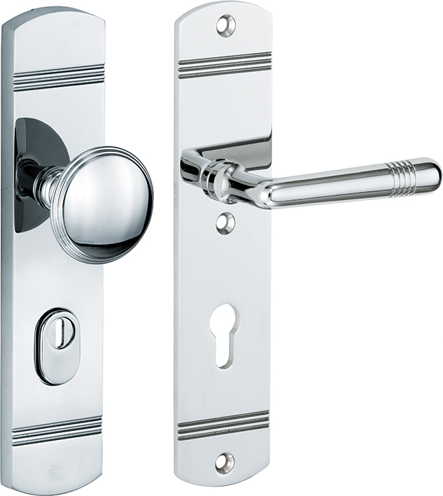 312.0100.12 Entree deur langschild set in art nouveau stijl knop/greep met kerntrekbeveiliging gepolijst messing, DIN rechts PZ 72 mm 312.0100.12 Entree deur langschild set in art nouveau stijl knop/greep met kerntrekbeveiliging gepolijst messing, DIN rechts PZ 72 mm